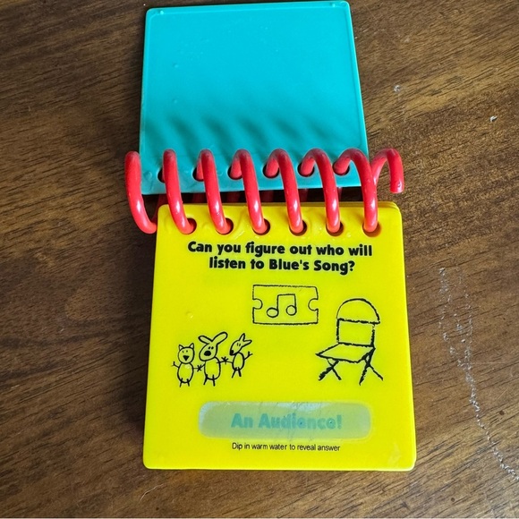 Blue’s Big Musical Handy Dandy NoteBook With Secret Revealable Clues 2000 - Picture 2 of 9